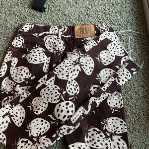 BDG women’s Strawberry Print Bottoms size 25